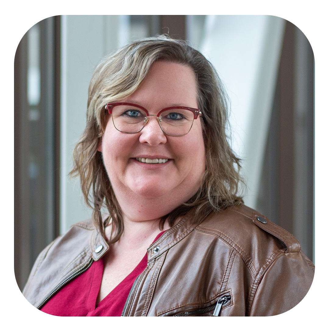 Headshot of Vicki Lipinski