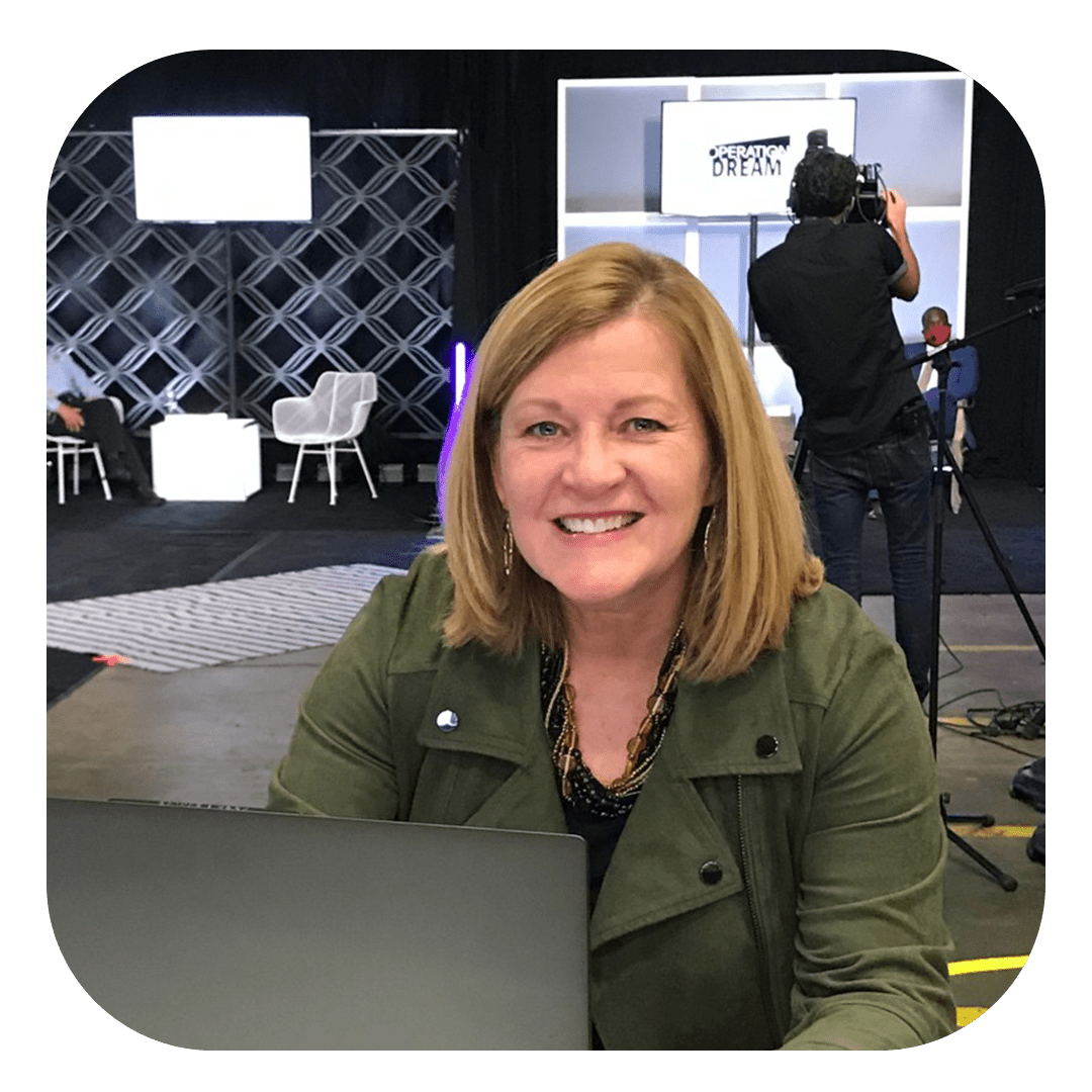 Headshot of Sandy Dunst